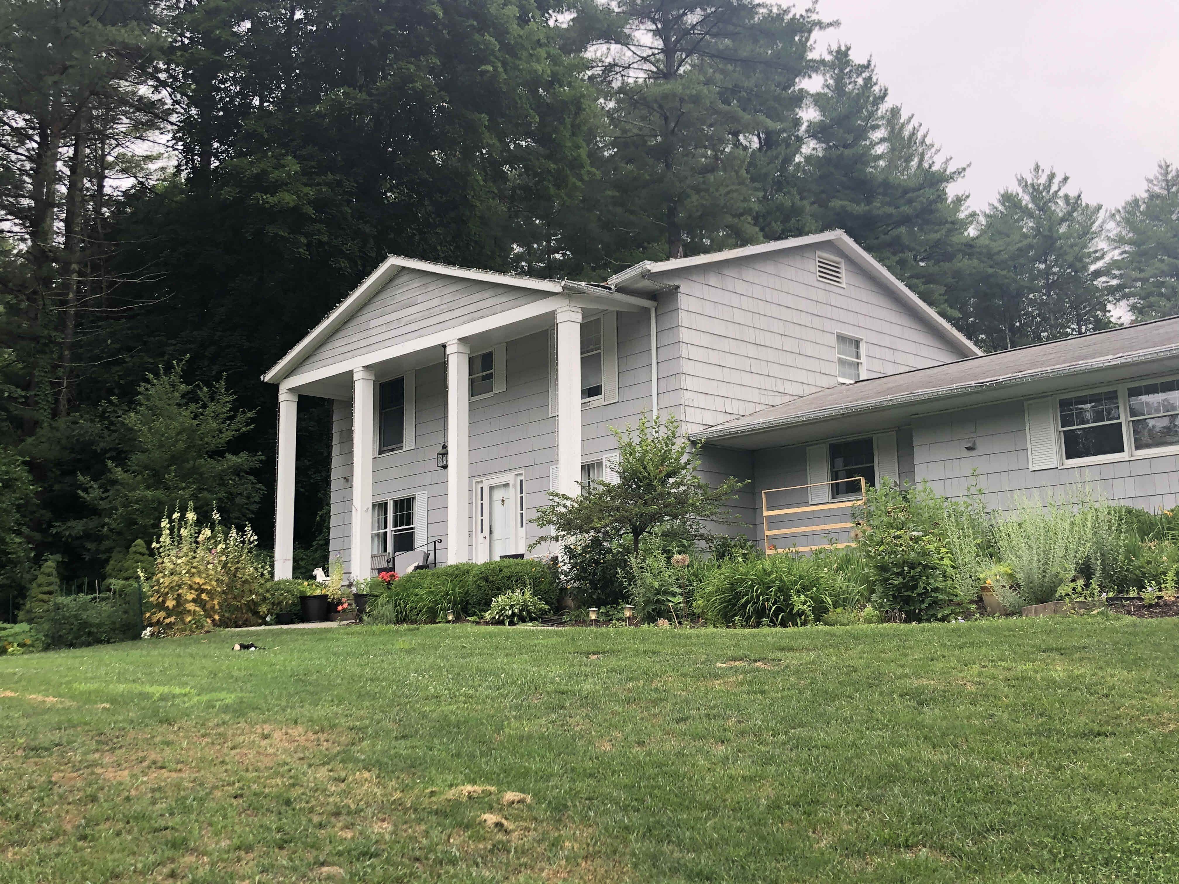 Building photograph for 9 LEDGEWOOD ROAD